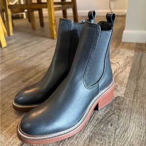 NWOT Steve Madden Black Ankle Boots size 8.5